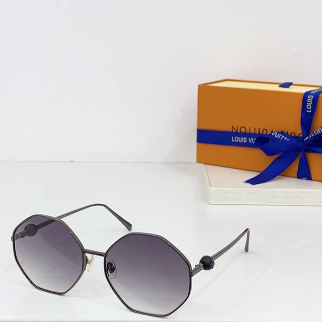 Louis Vuitton * Model: Z1995Usize: 61 mouth17-145