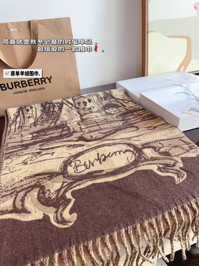 Comes with a gift box The most gentle color scheme of Burberry cashmere scarf comes with a Maillard atmosphere. Don't you want to order such a beautiful scarf now?
