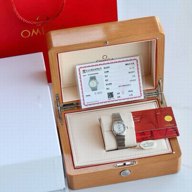Omega Five Constellation Diamond Edition, promoted by Omega advertising worldwide, on subway, airport, and shopping mall screens, everyone must have seen it to some extent. Its recognition is unbeatable, and it is definitely not wrong to buy it at a