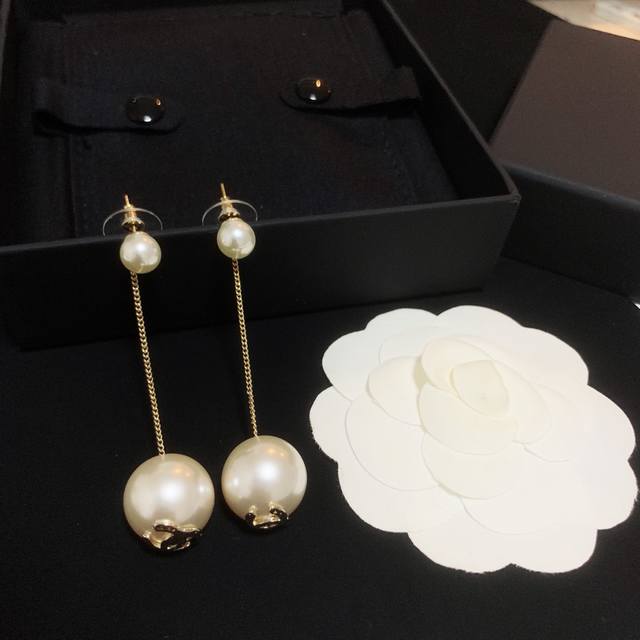 Chanel C Home Size Pearl Earnail Same Material 925 Silver Needle