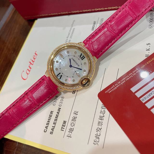 Cartier Blue Balloon New Women's Watch Series! The design is grand, durable, and timeless, with a versatile Swiss quartz movement and a size of 36Mm. The dial is made of high-quality mother of pearl, creating an elegant and exquisite appearance. The