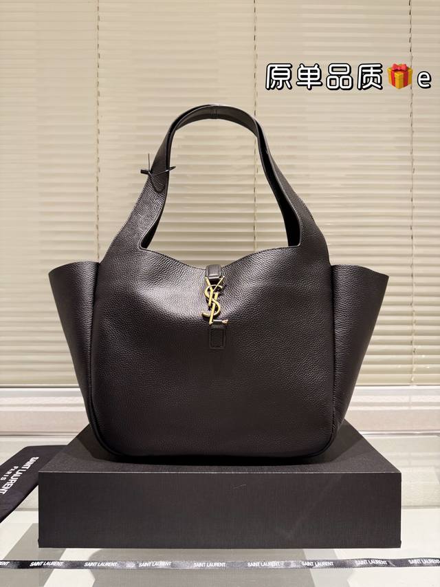 Large original Ysl Saint Laurent shopping bag. I can't help but admire her Ysl Saint Laurent shopping bag. I can't help but admire how beautiful she is. A must-have street item for stylish and trendy women, the Ysl Saint Laurent shopping bag with a b
