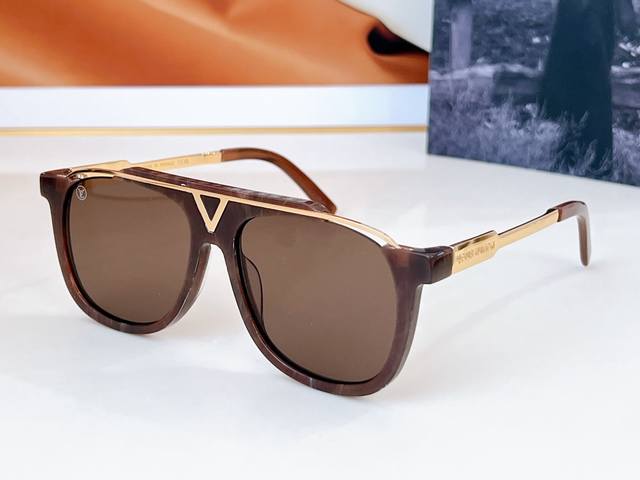 Louis Vuitton * Mod: Z0936E Size: 57 Ports 16-145