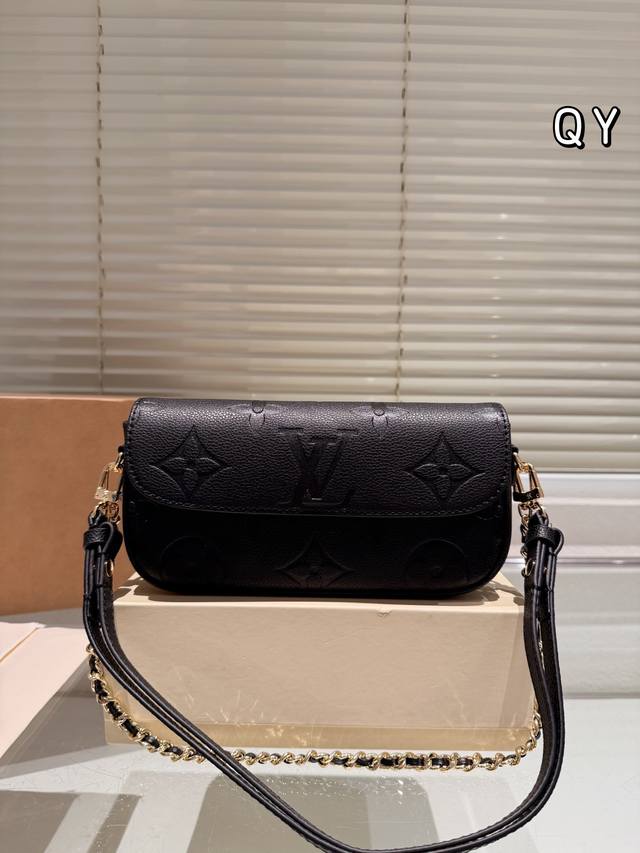 Leather version 2024 new Lv Louis Vuitton Wallet On Chain Ivy armpit bag size 22 13Cm folding gift box airplane box