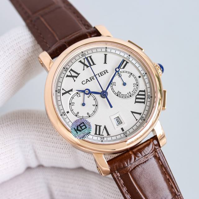 The white shell and gold shell Cartier new product VSRO0002 has made a hot debut, using the 7750 movement, which has the same function as the original and timing function. It is made of 316 stainless steel and Italian calf leather with zero faults
