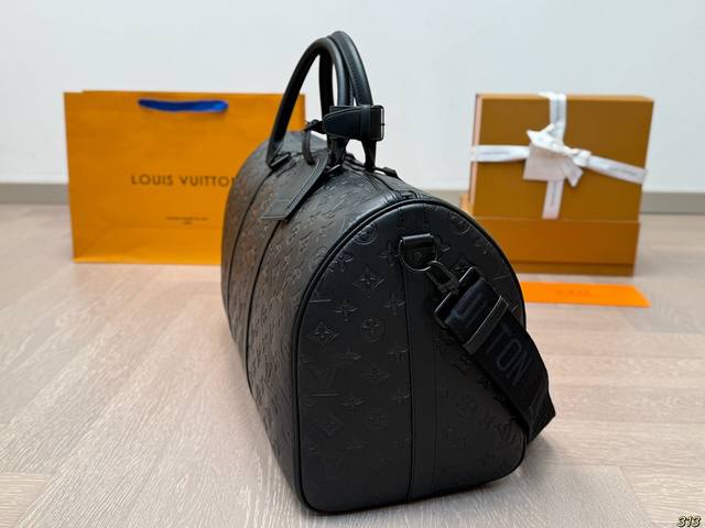 The chip version of Lvkeepall's new travel bag with large capacity is a must-have for vacation travel and a must-have item for fashionistas. The actual product will definitely amaze you in size 50 28: