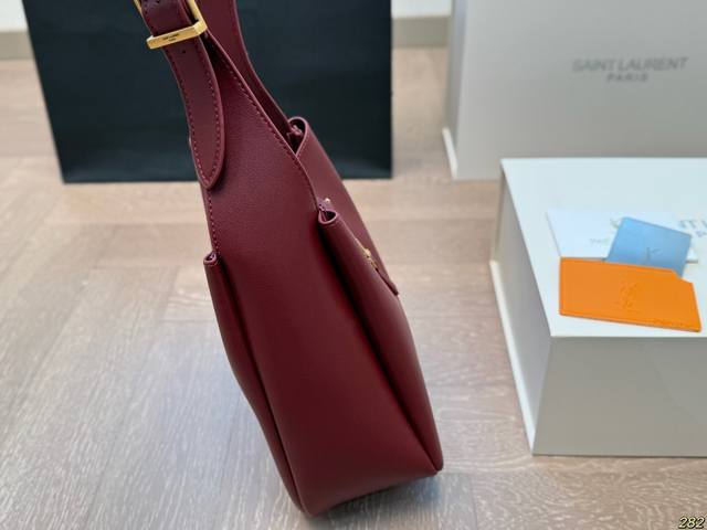 Small size with mirror airplane box Ysl Saint Laurent portable shopping bag for free heating, comfort, and elegance is both casual and suitable for you. Small size 21 21