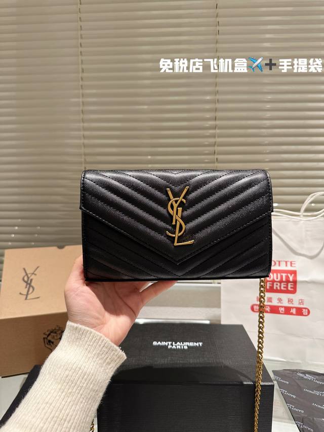 Replica cow leather Ysl Woc chain package envelope package ysi household goods worthy of entry classic super dry resistant leather is really one of my favorite leather is not afraid of scraping cow leather texture also has texture compared to gold ch