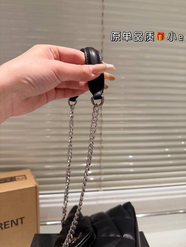 Comes with full packaging Size: 22.16cm Ysl Cloud Bag Sheepskin Loulou Puffer Quilted Lamb Bag feels like embracing clouds