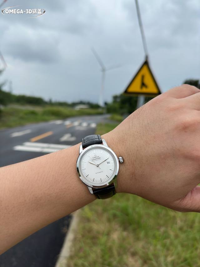 White gold Omega Omega hot new style, Omega new 3D pot cover, took up to 12 months to create the Swalo crystal brick! Ultra thin men's automatic mechanical watch, using imported original 9015 movement, with a vibration frequency of 288: