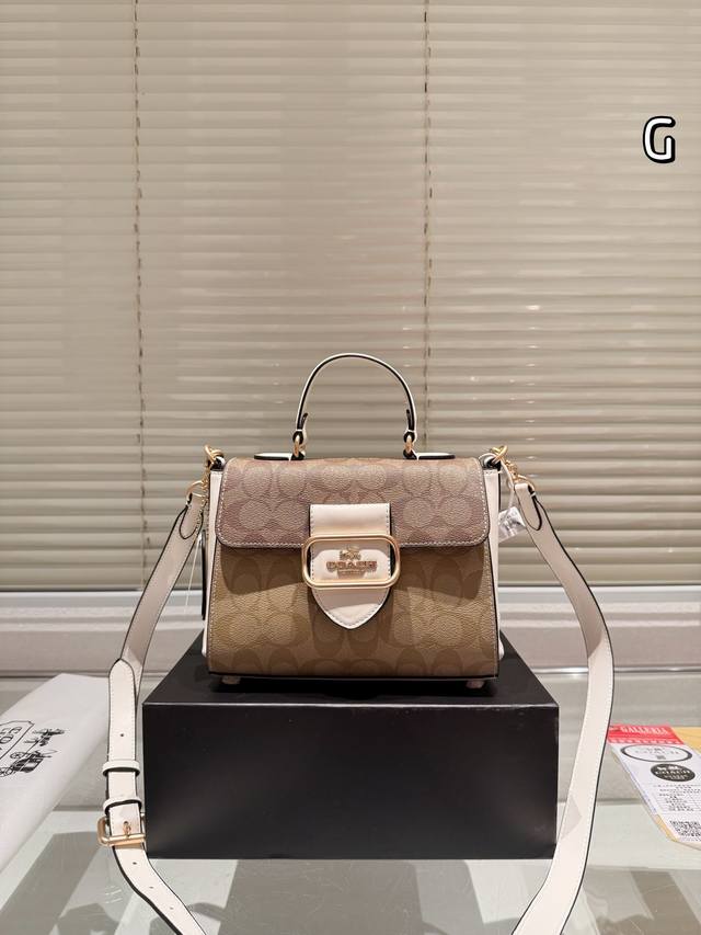 Leather version Coach gentle color series hand-held mailman bag Coach November new small bag natural color series better matching capacity is also good phone size 20.16cm with gift box:
