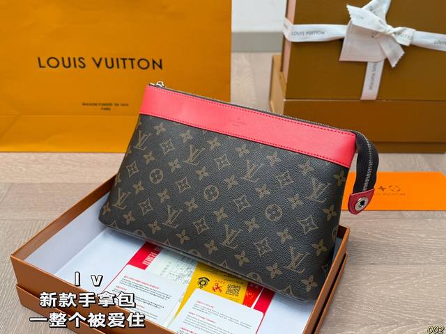 Lv's new hand-held bag comes with a box that is loved for daily use. It is versatile, classic, and simple in size 29 19 :