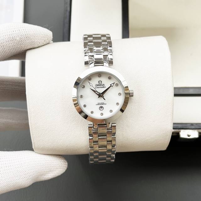 The upgraded Omega White Gold Diamond 30- Omega Elegant Series made an outstanding and stunning debut, perfectly combining the elegant charm of luxurious jewelry with the precise technology of excellent timepieces. The 