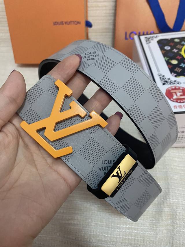 Product Name: Lv... Louis Original Material of Vuitton: Original Leather Belt with 100% Head Layer Leather Belt Guaranteed Genuine Leather, 24K Pure Steel Buckle, Counter Original Quality and Exquisite Craftsmanship, Fashionable Brand, Preferred Pack