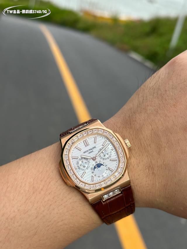 Steel Belt Same Price: White Gold Diamond 100 Tw Product - Patek Philippe 5740 01- Super Complex Multi functional Nautilus Heavy Duty Debuts, the first Nautilus complex watch launched so far, with super complex craftsmanship technology: