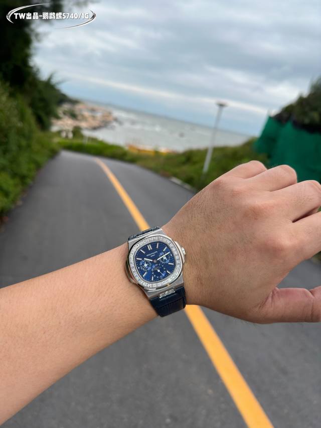 Steel belt at the same price: White Gold Diamond 100 Tw Patek Philippe 5740 01 Ultra Complex Multi Functional Nautilus Tw produced Patek Philippe 5740 01 Ultra Complex Multi Functional Nautilus heavyweight debut, the first to be launched so far: