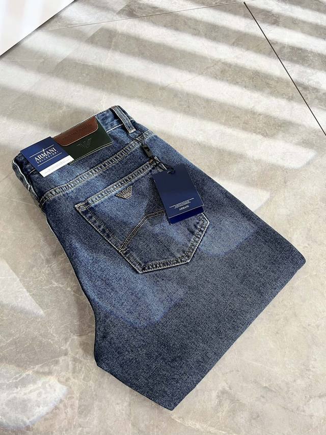 Arman Ani 2024 Spring/Summer New Men's Small Straight Jeans, Trading Company Order! The official website synchronizes classic works that are easy to match with clothes. No matter how you wear them, they have a strong taste. The original imported retr