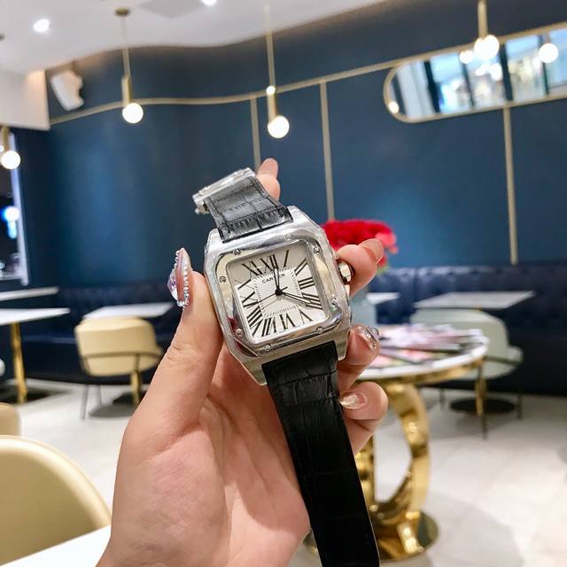 The hot selling Cartier Cartier Sandus couple watch is now available for purchase. Cartier is a French watch and jewelry manufacturer, which was launched in 1847 by Louis Francois Cartier