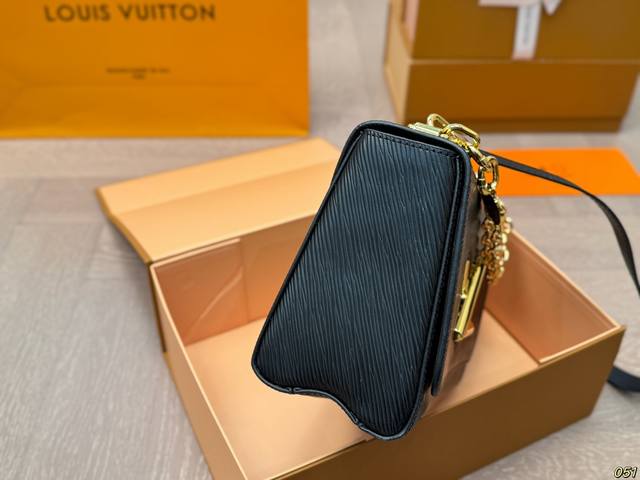 Folding box original hardware with logo Lvtwist new bag retro elegant forever classic formal casual can be used for daily commuting without pressure Size: 23 16: