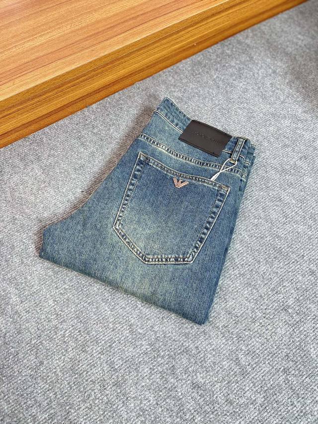 Armani 2024 Spring/Summer New Products with Three Standards Complete Jeans Good Products Don't Need Too Much Introduction Look at Details Counter Size: 29-38 175 140 Upper Body Size 31 66: