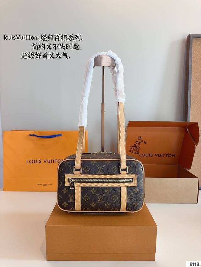 Comes with a gift box Lvvintage, featuring an ancient flower opening smiley face box and 24Ss of new designs! Handheld single shoulder style is super unbeatable and of good quality. Babies, hurry up and order the super good version. The classic and t