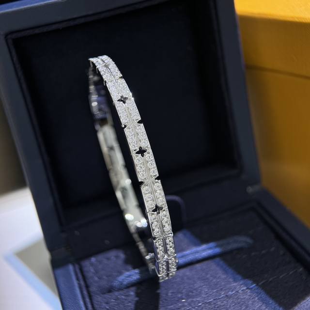 A4805 Donkey Home's new hollowed out double row diamond bracelet, high-end customized 925 sterling silver, creates a girl's heart bursting! Exquisite craftsmanship, meticulous attention to detail in all aspects, and excellent texture! Highly recommen