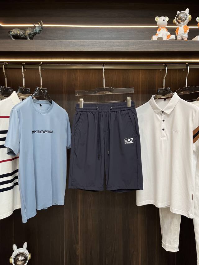 Armani 2024SS early spring new collection released, featuring Armani sports and casual pants and shorts! Wearing it is a comfortable and slimming presence, lazy and casual, combined with a clean and simple color scheme, it is particularly durable and