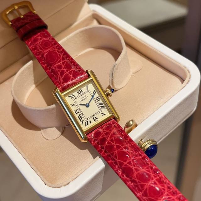 White light white diamond gold 30 Cartier tank Must! The American River Crocodile High End Edition in six colors is available, and Cartier has launched a new tankust watch. It Must Be A Tank in All: