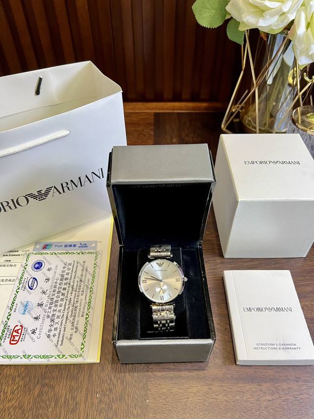 FFFH picture of the same 25 Armani three needle men's watch with full packaging is strongly back in stock. Those who have sold it know how popular this series is. Don't worry about sharing pictures, there is a large amount of stock available, and it
