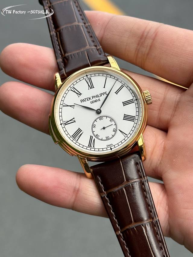 White shell gold shell Tw Factory Patek Philippe Pp super complex function timepiece series 5078 watch! Strong recommendation! Details upgraded as follows: Size 40mm, thickness 5mm ① Genuine mold opening, case polishing: