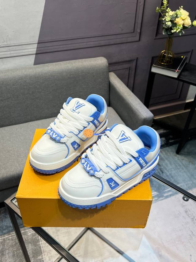 LV Top Version Fat Ding New Purchasing Quality LV~Louis Vuitton Lv TRAINER's Best Looking Sneakers, Donkey Brand Promotes New Products, Official Website Limited Edition Retro Basketball Sneakers! High top and low top both spend a lot of money to purc