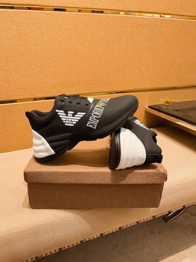 Factory approved Armani men's shoes high-end brand official website 1:1 latest masterpiece: The upper is made of original Italian official website special technology fabric, matched with original comfortable and breathable inner lining, and the origi