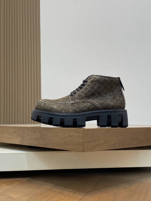 Loui * Vuitton * x Timberland * Timberland presbyopia and ankle boots, LV x Timberland and ankle boots made of Monogram embossed waterproof suede cow