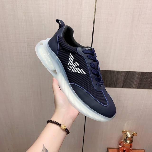 New: Factory price: Armani Armani * latest popular casual shoes, top brand luxury~purchasing agent, top~quality. The shoe upper is made of imported breathable cowhide with breathable sheepskin material, and the foot pads are finely crafted. Original 