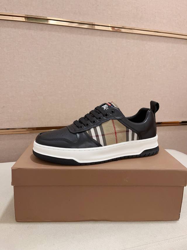 Factory price: Counter synchronized BURBERRY Burberry top purchasing agent synchronized release in size: 38-44. Italian imported cowhide paired with official website fabric. Fully imported sheepskin lining, sole: original factory special supply origi
