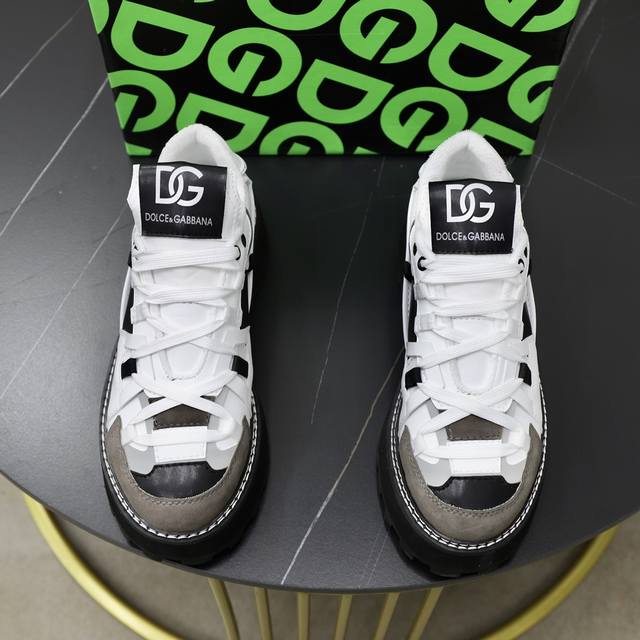 Official website synchronization, couple style DOLCE