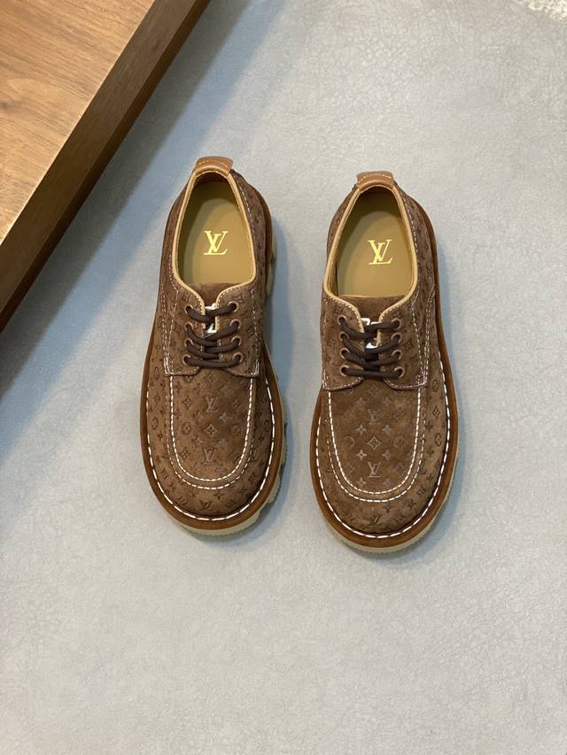 Louis Vuitton LV24 Autumn/Winter Retro Thick Bottom Collection loafers, cute and very youthful, look slim and straight when worn, simple and easy to match, super long legs, available in 6 colors, sizes 39-44 3