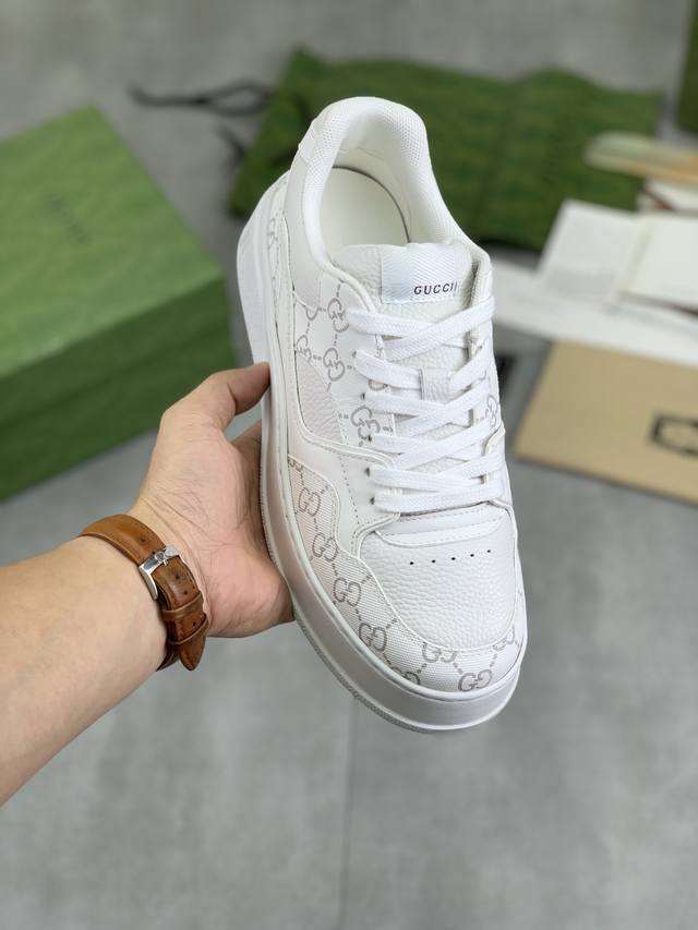 Factory price, real price, top of the line Gucci 24SS counter, latest couple style, thick soled Gucci white shoes, purchasing level Gucci's latest lightweight thick soled white shoes! Top tier chip version! Do you have the same feeling of 