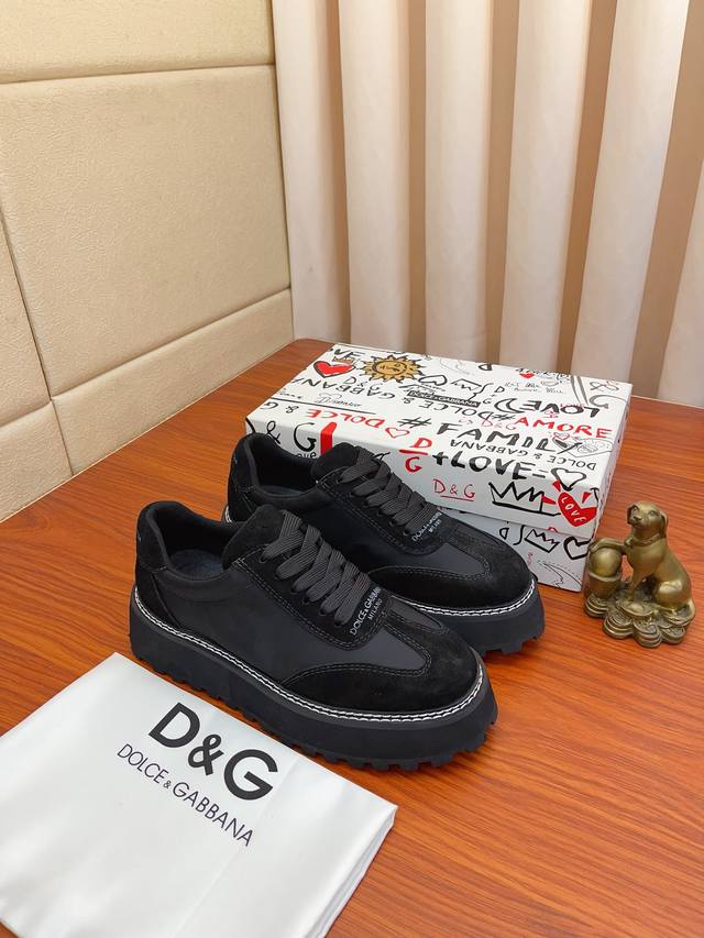 Actual price: Dolce&Gabbana DG original imported top layer cowhide and sheepskin lining, lightweight, comfortable, versatile on the feet, original special supply outsole highly favored by trendy men, welcome to compare exquisite and luxurious quality