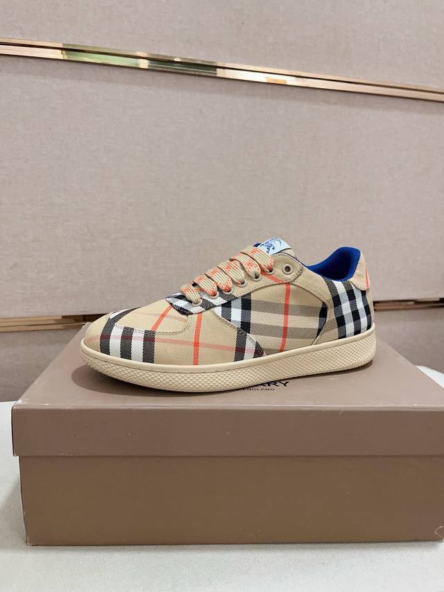 Factory price: synchronized with Burberry and top tier purchasing agents at the counter. Available in size: 38-44. Italian imported cowhide with fully imported sheepskin lining, sole: original factory special supply original sole, exclusive activity 