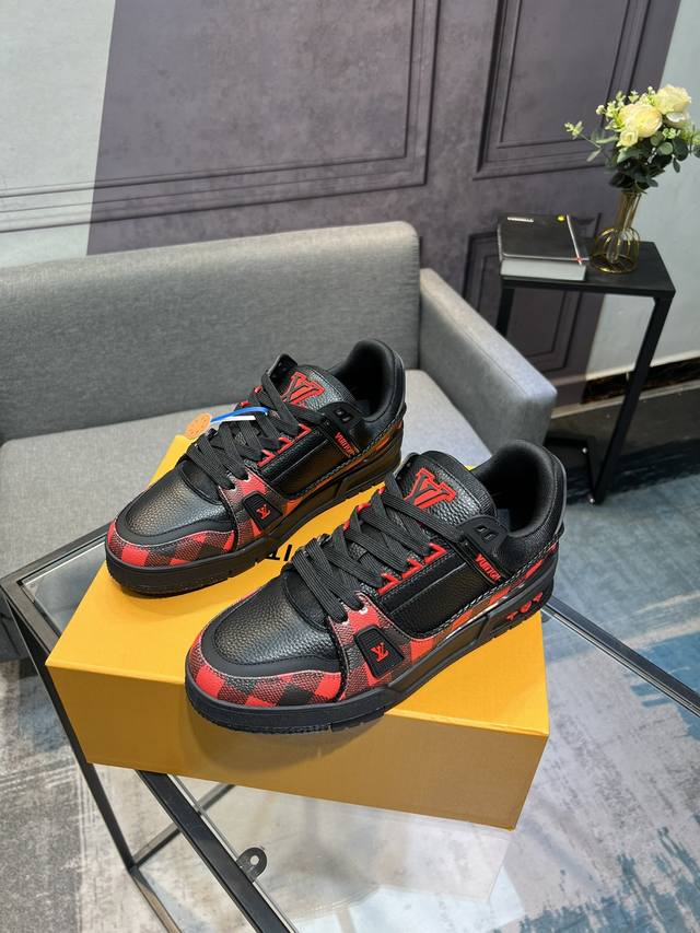 LV's top version new purchasing quality LV~Louis Vuitton Lv TRAINER's best looking sports shoes, donkey brand vigorously promotes new products, official website limited edition retro basketball sports shoes! High top and low top both spend a lot of m