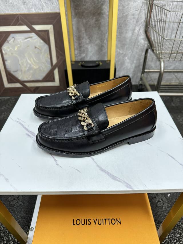 LV Louis Vuitton luxury brand leather shoes, made of imported original cowhide material, with high-end and comfortable mesh lining, and a lightweight and durable original outsole! Made purely by hand, details determine quality! 39-44. 38, 45 custom-m