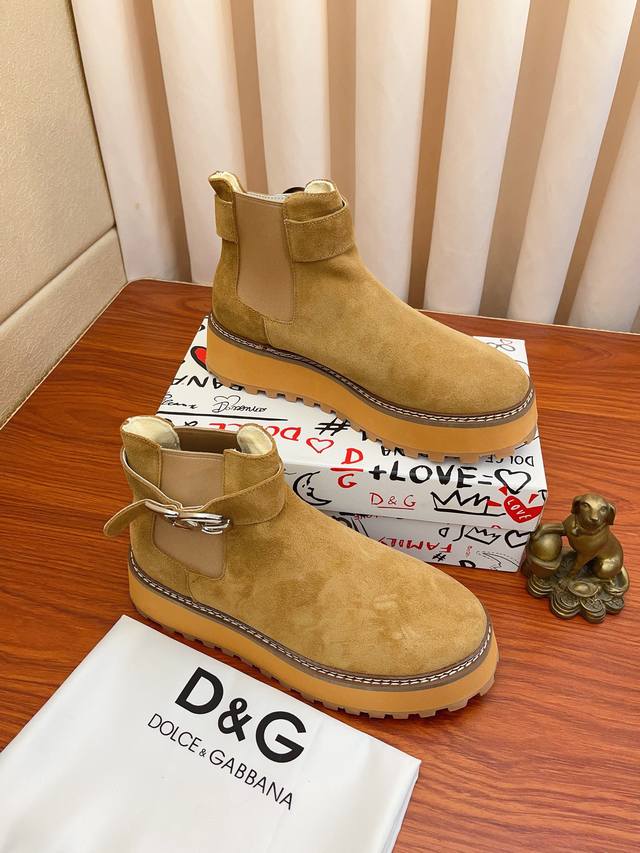 Actual price: Dolce&Gabbana DG original imported top layer cowhide and sheepskin lining, lightweight, comfortable, versatile on the upper foot, original special supply outsole highly favored by trendy men, welcome to compare exquisite and luxurious q