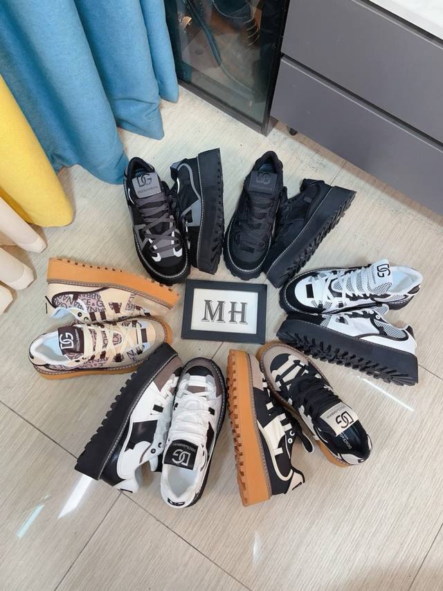 The original imported top layer cowhide and sheepskin lining of Dolce&Gabbana DG at factory price is lightweight, comfortable, versatile, and the original special outsole is highly favored by trendy men. The quality is exquisite and luxurious, exceed