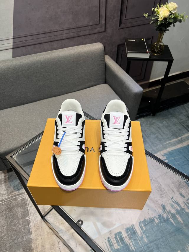 LV's top version new purchasing quality LV~Louis Vuitton Lv TRAINER's best looking sports shoes, donkey brand vigorously promotes new products, official website limited edition retro basketball sports shoes! High top and low top both spend a lot of m