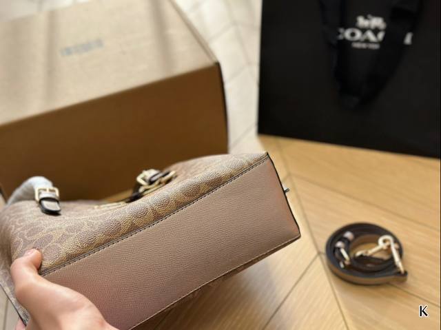 Coach Coach Mollie tote bag, large vegetable basket, no age limit! Size 33 * 27cm 25 * 21cm: