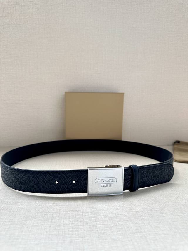As a well-known fashion brand, Coach with a width of 3.5cm often cleverly integrates its brand logo into the design of the belt, such as printing the brand's initials, patterns, etc. on the buckle or belt, which not only highlights the brand's identi
