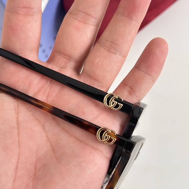 Detail image * Gucc * Guchi new sunglasses, Gg1073， Lightweight board, cat eye frame, dual G brand logo pays tribute to the classic. Size:54-21-145。 :