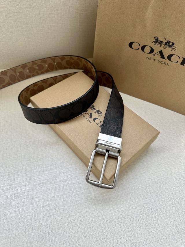 The 3.7cm wide COACH double-sided belt is made of black fabric with a classic logo buckle, and comes in two different appearances. Its fit can be personalized and can be cut with scissors. Trimmable double-sided: