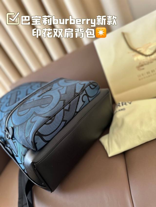 Burberry New Backpack Printed Series Fashionable and Casual Style Fabric High Density Waterproof and Rainy Easy to Handle Size 30 * 43